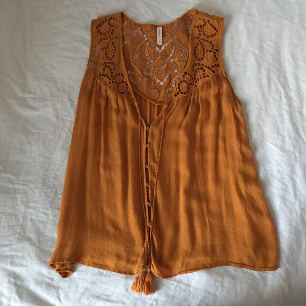 Thin Yellow Summer Vest Thing?